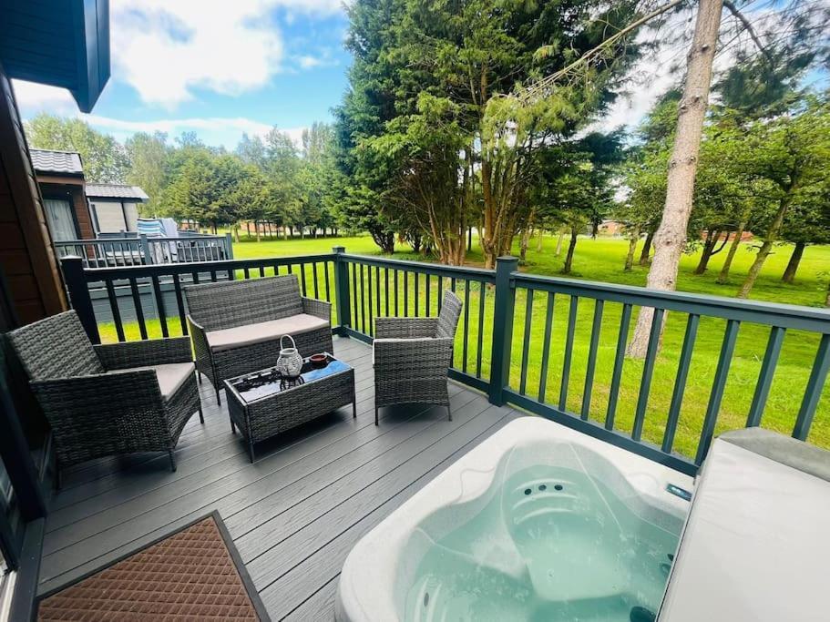 הוילה יורק Hideaway Retreat With Hot Tub מראה חיצוני תמונה